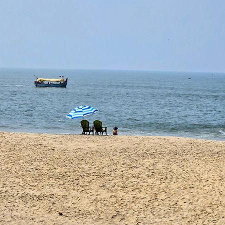 Ether Marari Beachfront Mararikulam Buitenkant foto