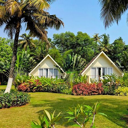 Ether Marari Beachfront Mararikulam Buitenkant foto