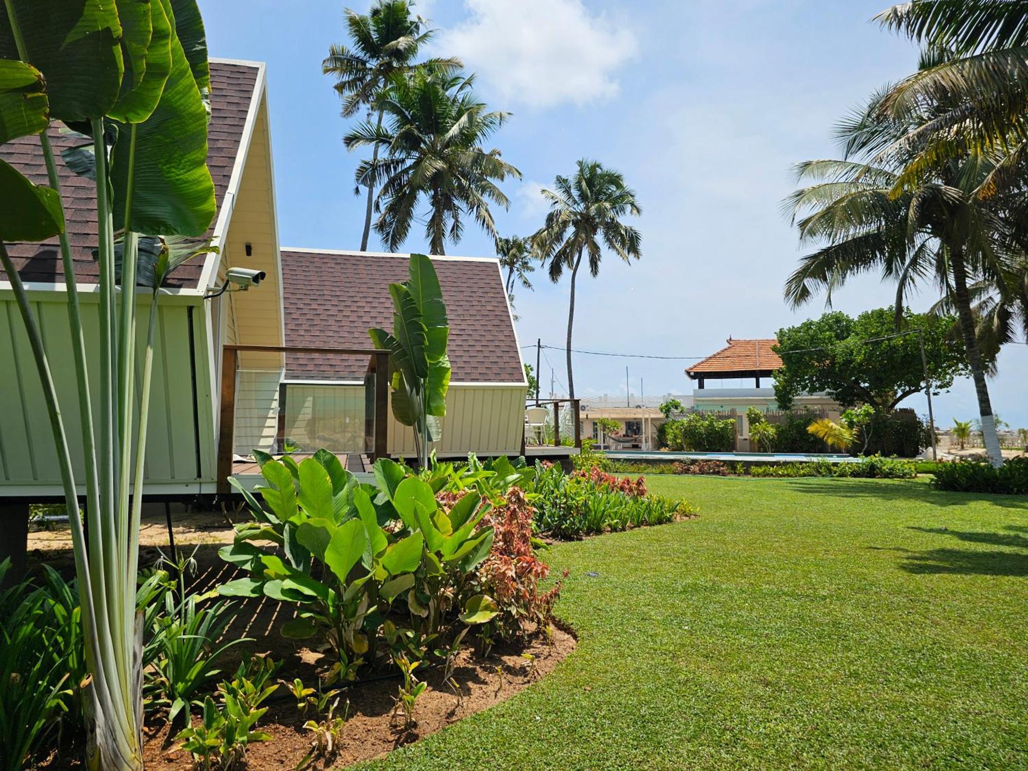 Ether Marari Beachfront Mararikulam Buitenkant foto
