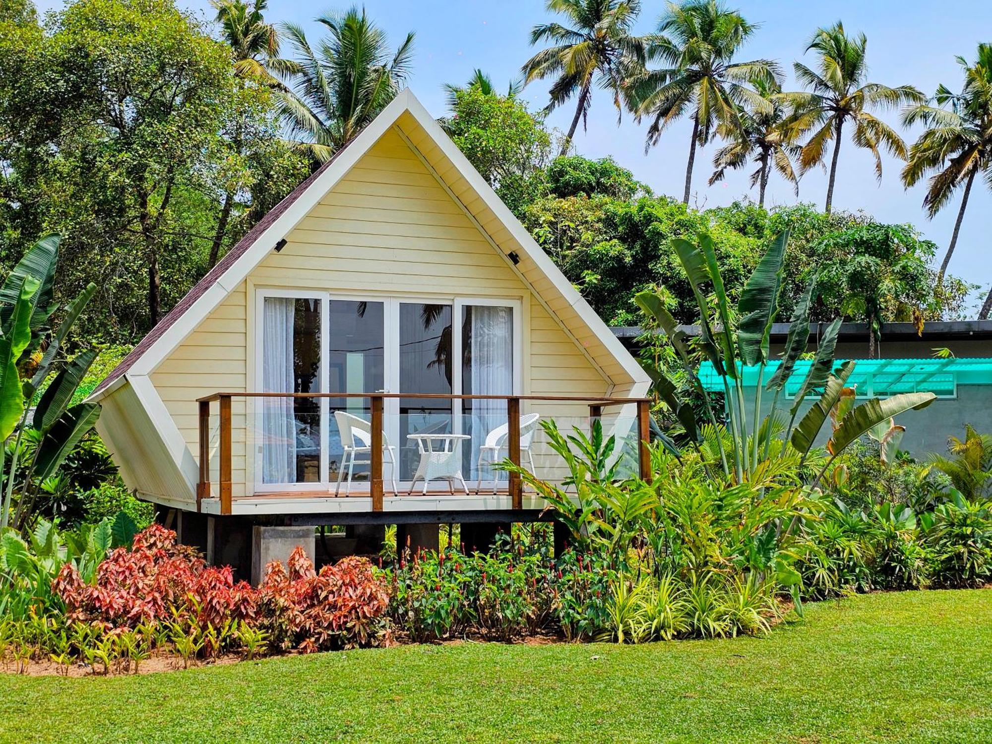 Ether Marari Beachfront Mararikulam Buitenkant foto