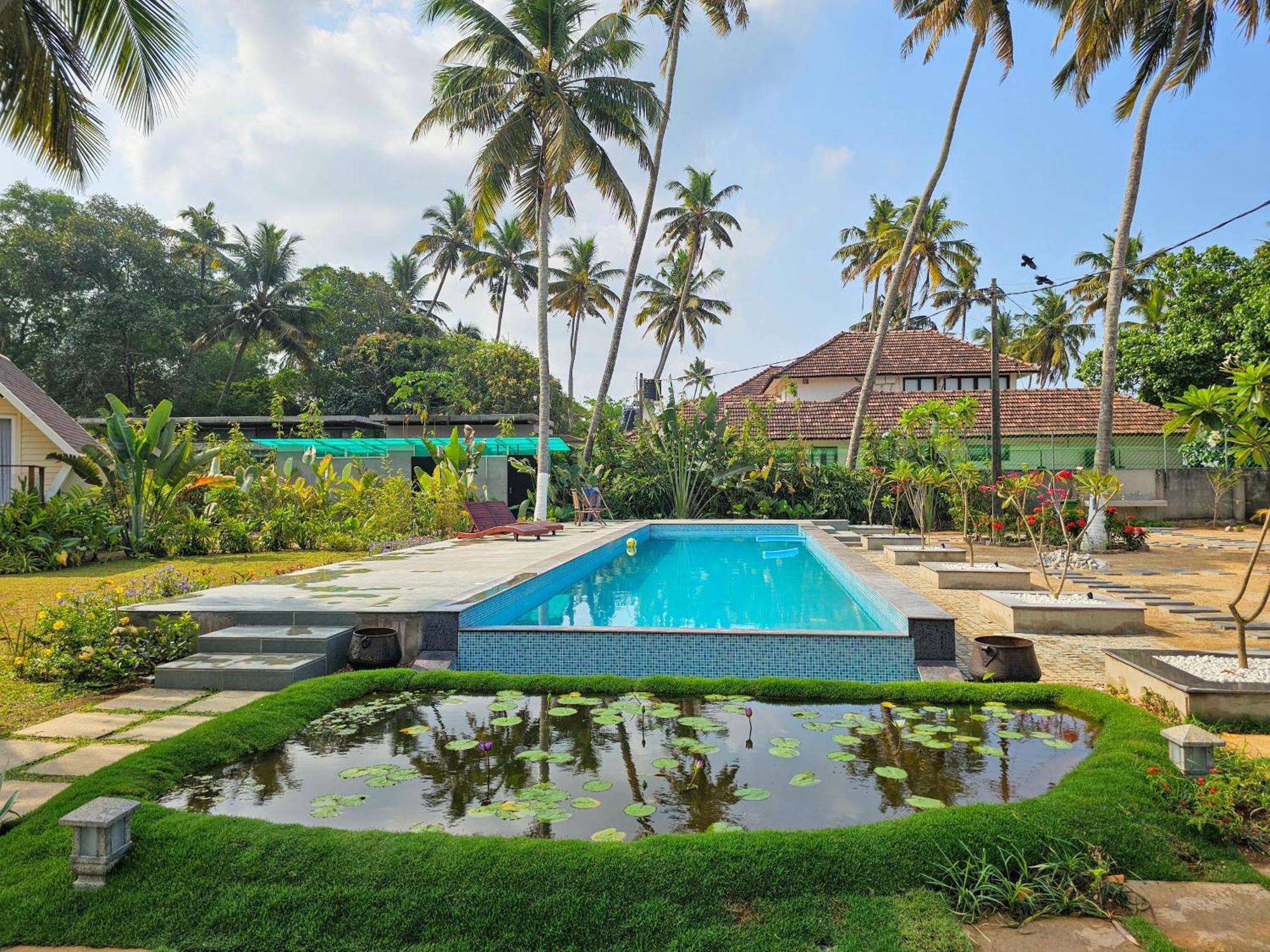 Ether Marari Beachfront Mararikulam Buitenkant foto