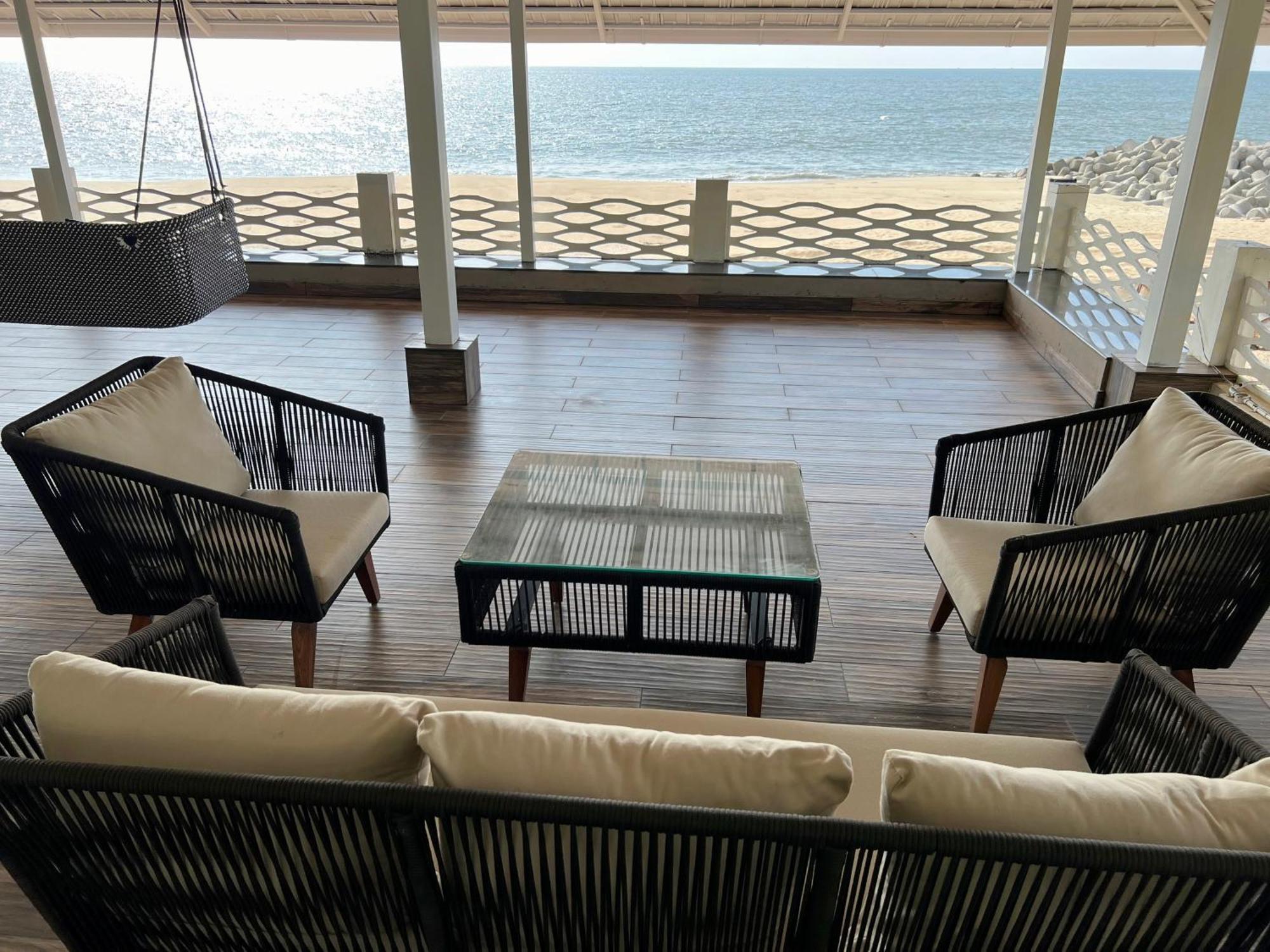 Ether Marari Beachfront Mararikulam Buitenkant foto