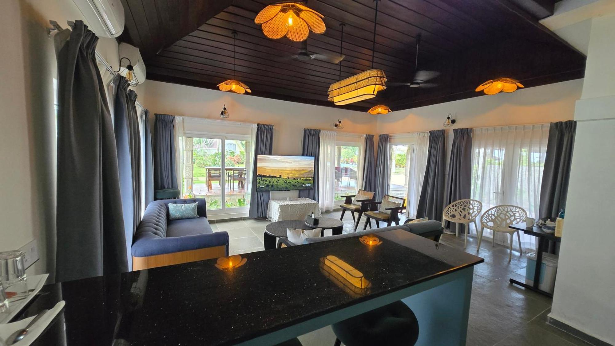 Ether Marari Beachfront Mararikulam Buitenkant foto