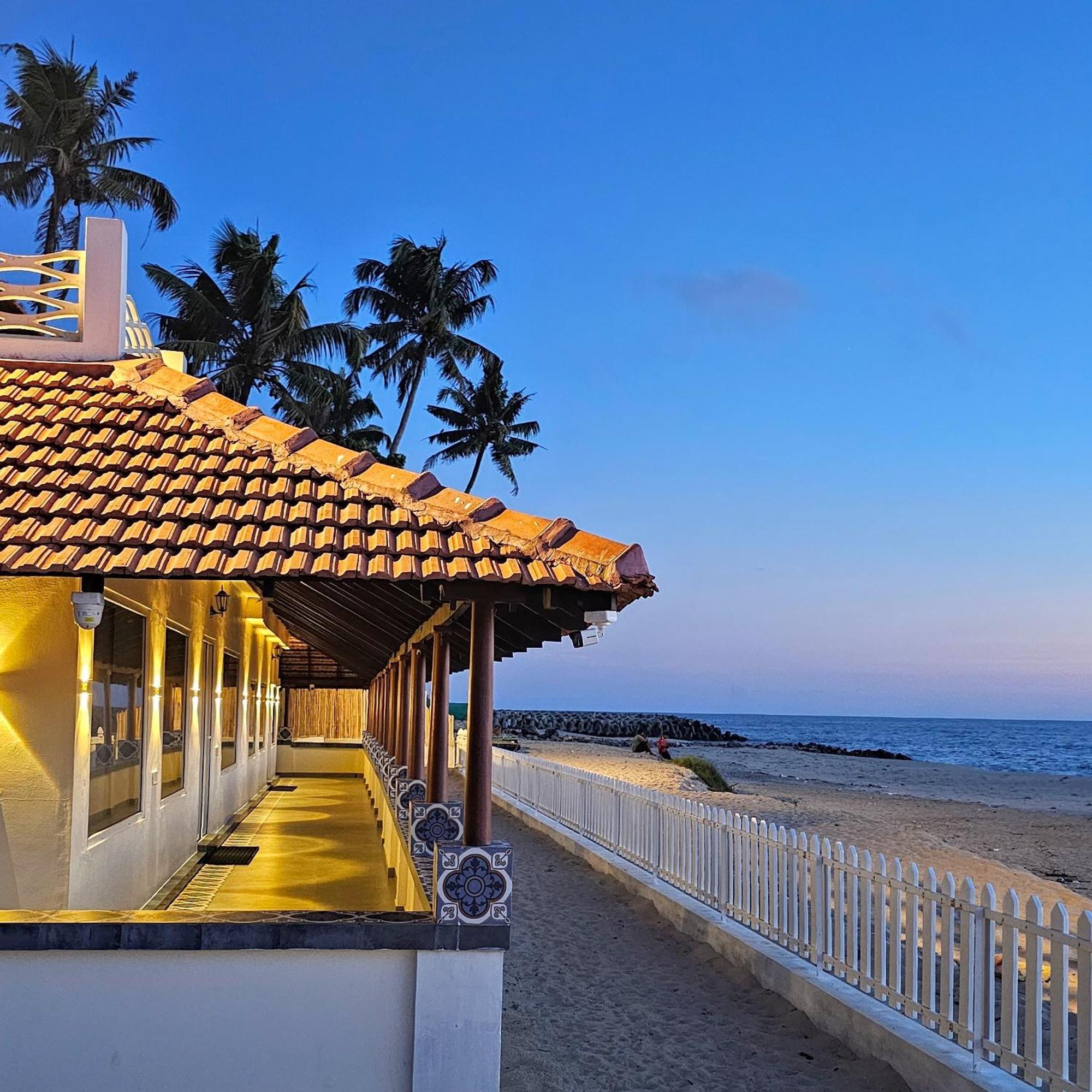 Ether Marari Beachfront Mararikulam Buitenkant foto