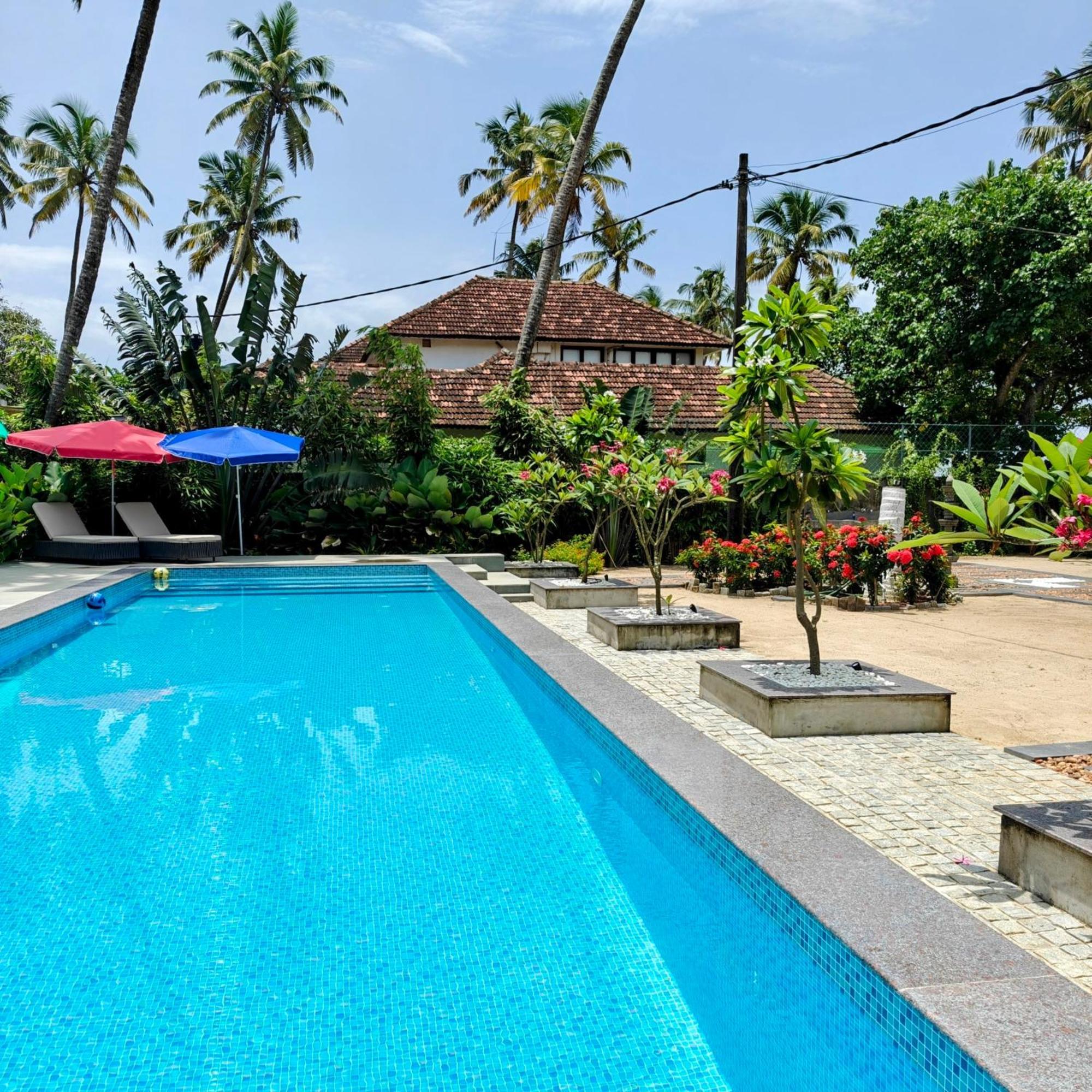 Ether Marari Beachfront Mararikulam Buitenkant foto