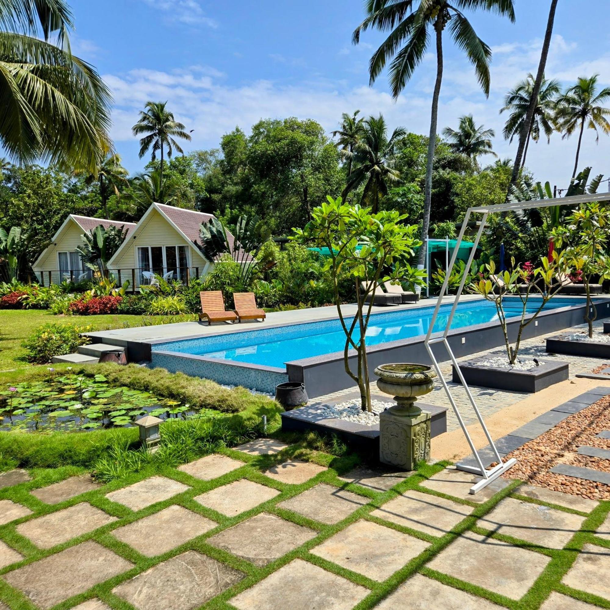 Ether Marari Beachfront Mararikulam Buitenkant foto