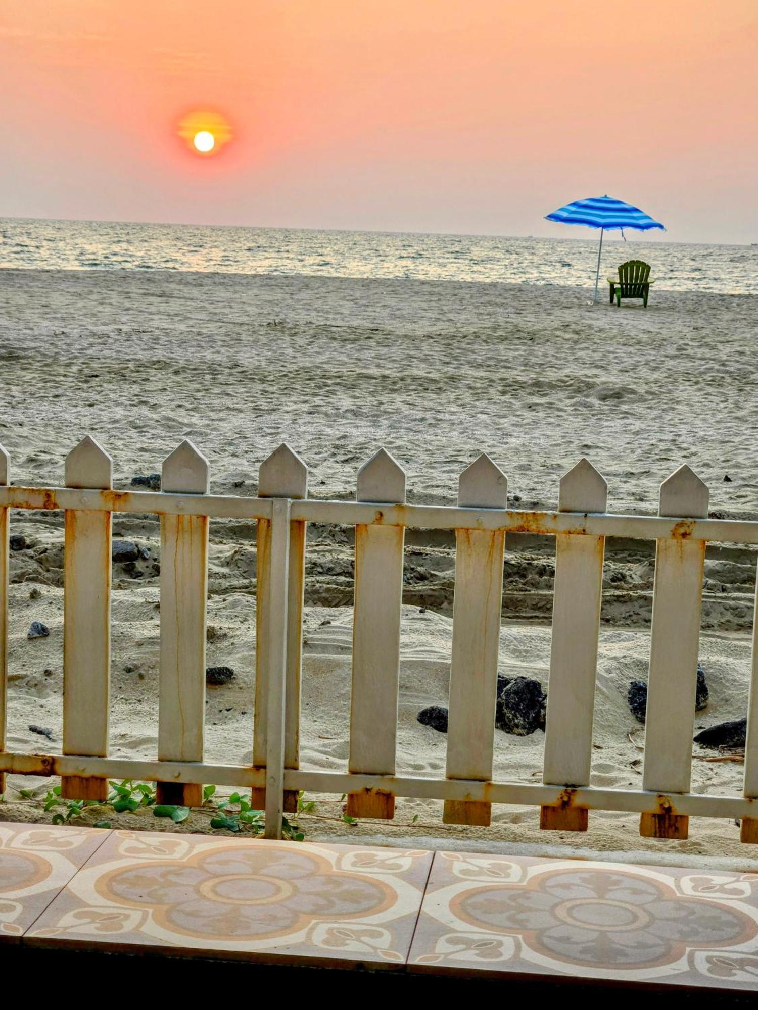 Ether Marari Beachfront Mararikulam Buitenkant foto