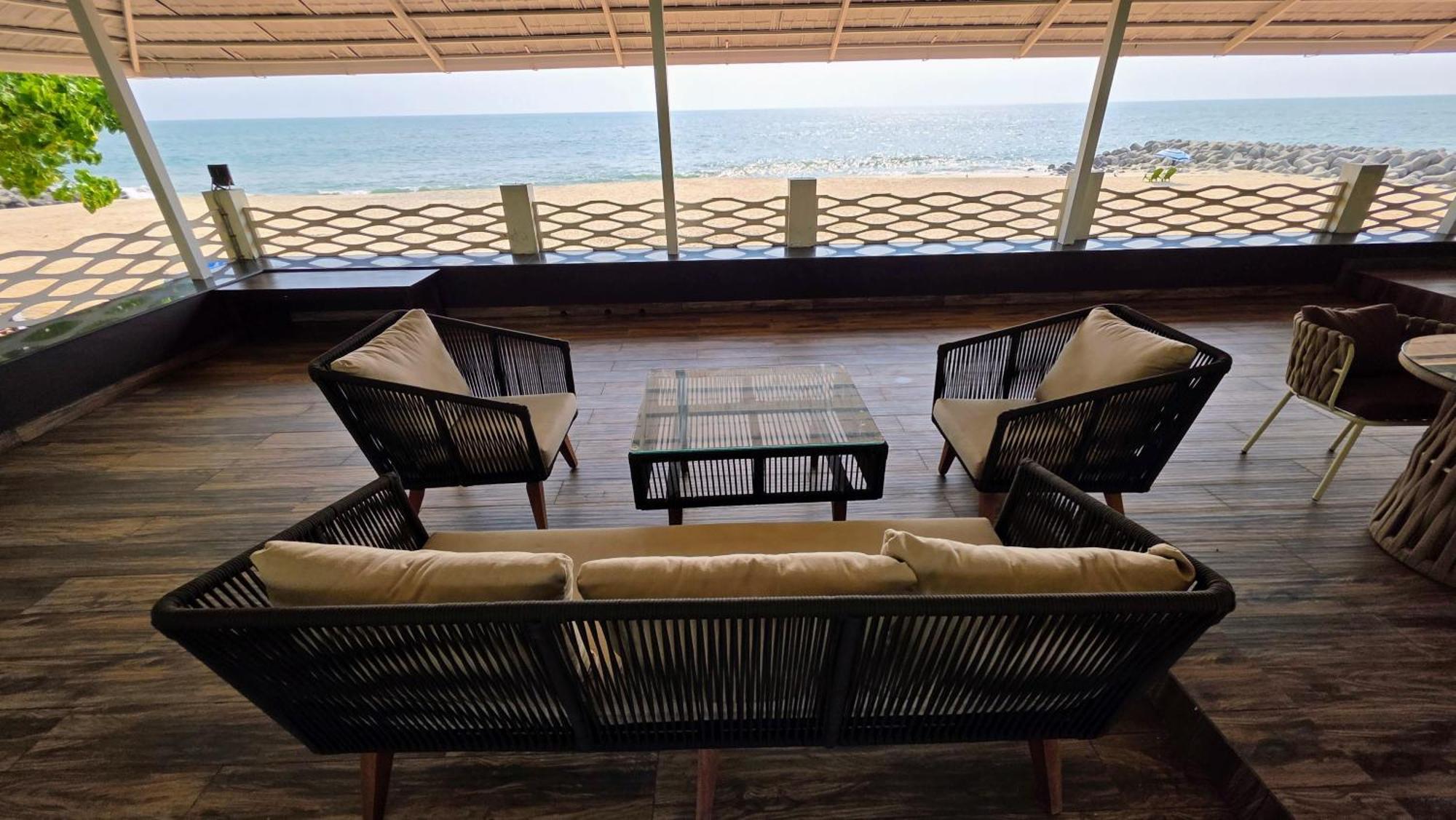 Ether Marari Beachfront Mararikulam Buitenkant foto